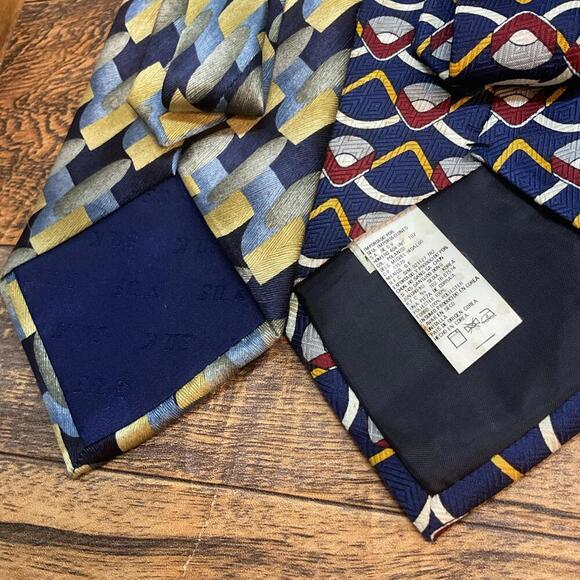 Lot of 6 Men’s Designer Ties, Silk, Polyester, Blend - Picture 5 of 9